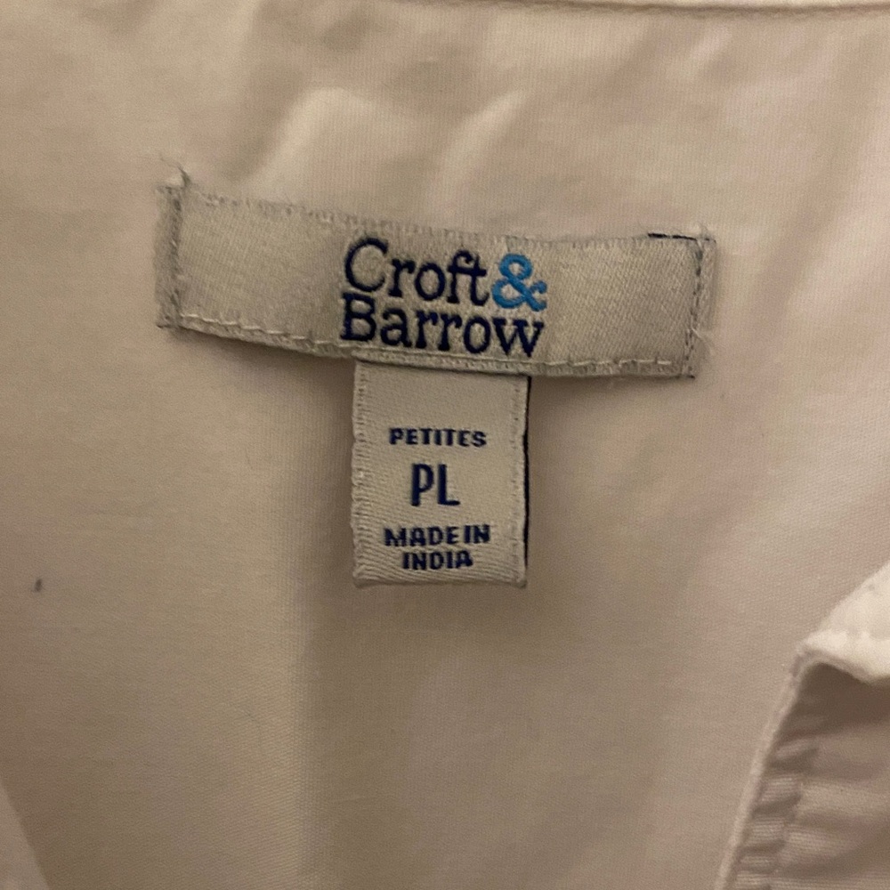 Soft White Collared Button-Up Blouse - image 2